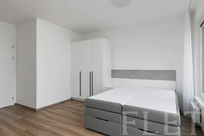 Pronájem bytu 1+kk, Praha - Kamýk, Hodkovická, 35 m2