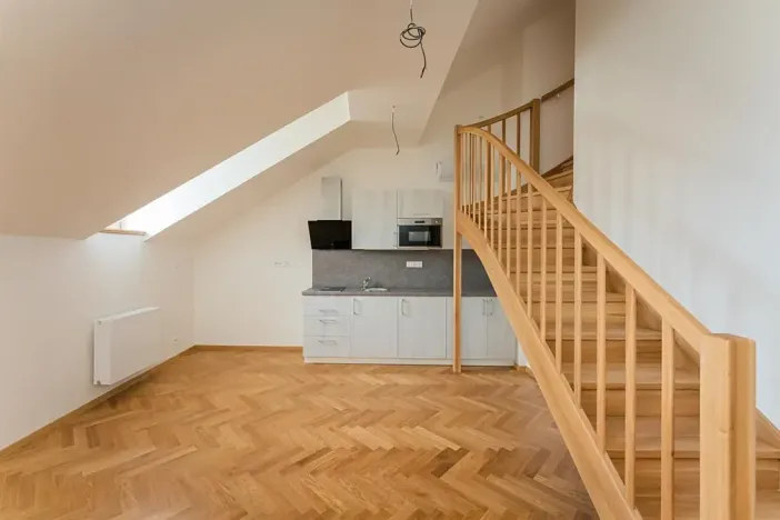 Pronájem atypického bytu, Praha - Staré Město, Kozí, 62 m2