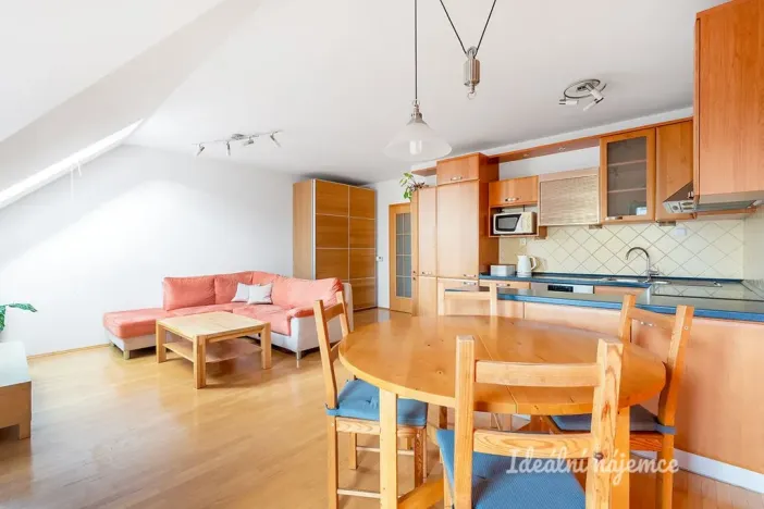 Pronájem bytu 3+kk, Jesenice, Za Rybníkem, 91 m2