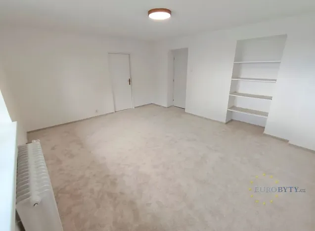 Pronájem bytu 2+1, Praha - Kobylisy, Vršní, 56 m2