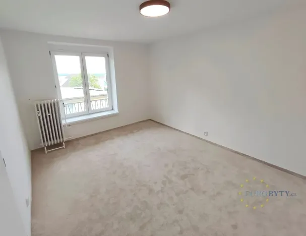Pronájem bytu 2+1, Praha - Kobylisy, Vršní, 56 m2