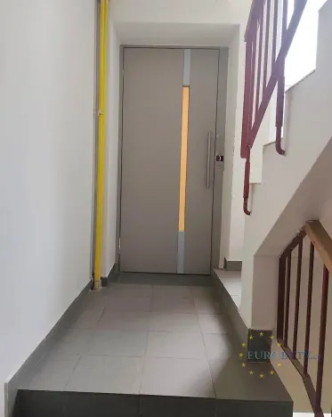 Pronájem bytu 2+1, Praha - Kobylisy, Vršní, 56 m2