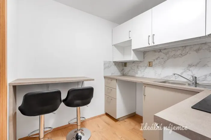 Pronájem bytu 2+kk, Přezletice, Zahradní, 34 m2