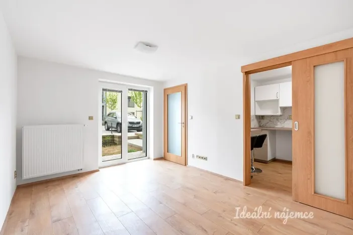 Pronájem bytu 1+1, Přezletice, Zahradní, 34 m2