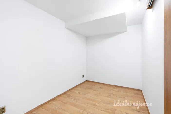 Pronájem bytu 1+1, Přezletice, Zahradní, 34 m2