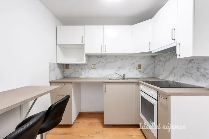 Pronájem bytu 1+1, Přezletice, Zahradní, 34 m2