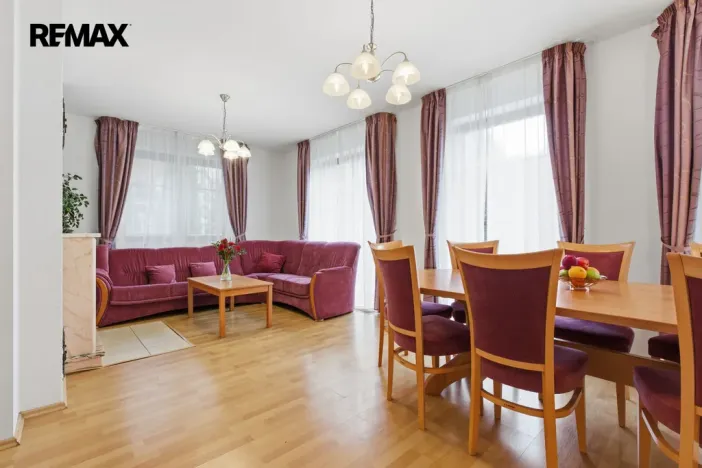 Prodej rodinného domu, Karlovy Vary, Slovenská, 137 m2