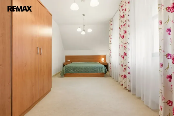 Prodej rodinného domu, Karlovy Vary, Slovenská, 137 m2