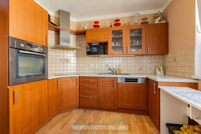 Prodej bytu 3+kk, Znojmo, Jarošova, 71 m2