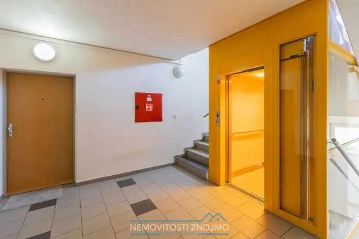 Prodej bytu 3+kk, Znojmo, Jarošova, 71 m2
