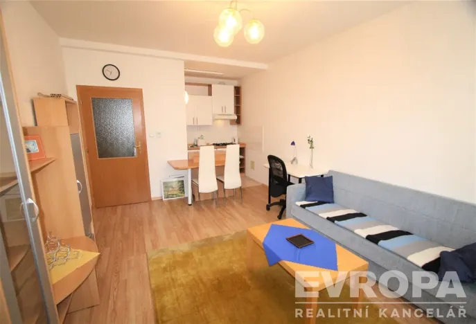 Pronájem bytu 2+kk, Praha - Žižkov, Jeseniova, 48 m2