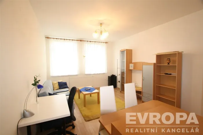Pronájem bytu 2+kk, Praha - Žižkov, Jeseniova, 48 m2