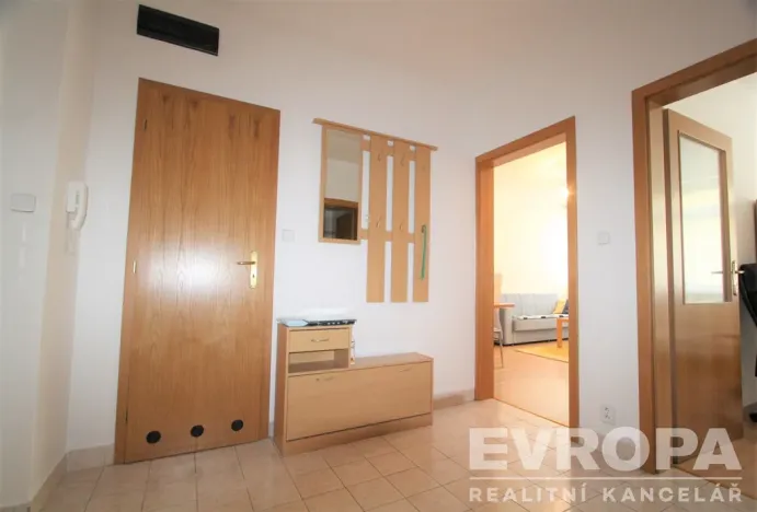 Pronájem bytu 2+kk, Praha - Žižkov, Jeseniova, 48 m2