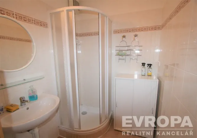 Pronájem bytu 2+kk, Praha - Žižkov, Jeseniova, 48 m2