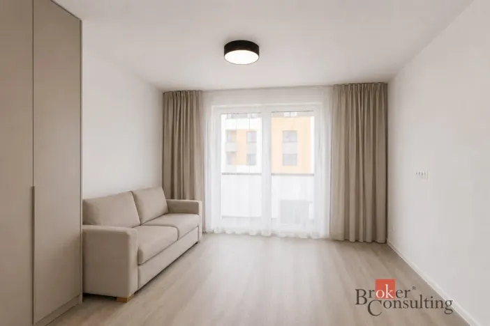 Pronájem bytu 1+kk, České Budějovice - České Budějovice 2, Čakovská, 37 m2