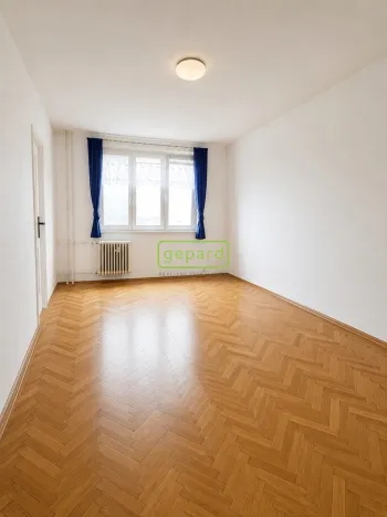 Pronájem bytu 2+1, Karlovy Vary, Závodu míru, 62 m2