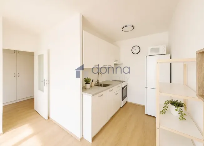 Pronájem bytu 2+kk, Praha, Janského, 44 m2