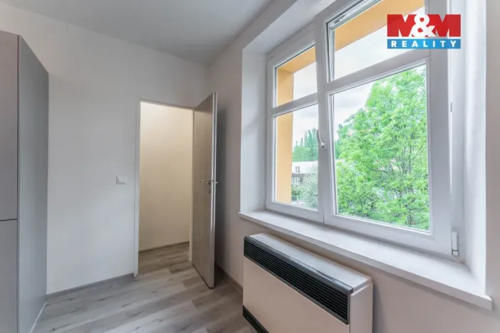 Pronájem bytu 1+kk, Praha - Vysočany, Novovysočanská, 38 m2