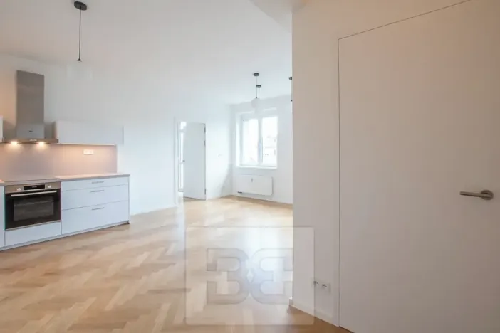 Pronájem bytu 3+kk, Praha - Libeň, Sokolovská, 70 m2