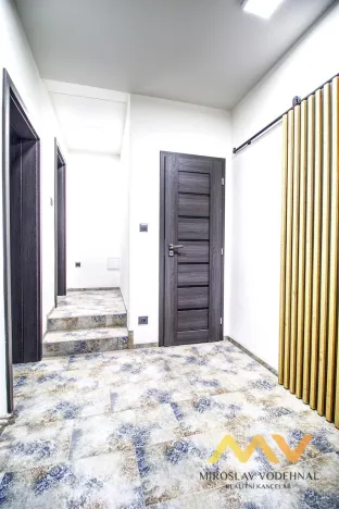 Pronájem bytu 2+kk, Hradec Králové - Slezské Předměstí, třída SNP, 53 m2