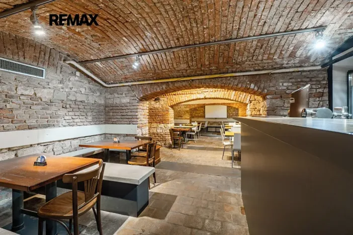 Pronájem restaurace, Praha - Nusle, Sekaninova, 254 m2