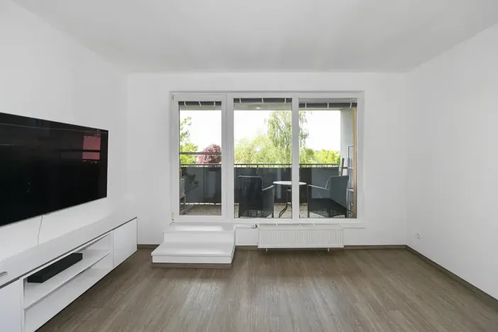 Pronájem bytu 2+kk, Praha - Uhříněves, Saturnova, 45 m2