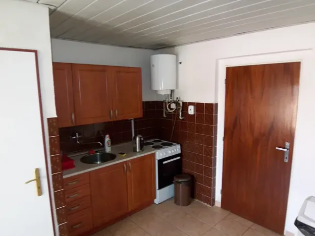 Pronájem kanceláře, Chrášťany, Jana Nepomuckého, 14 m2
