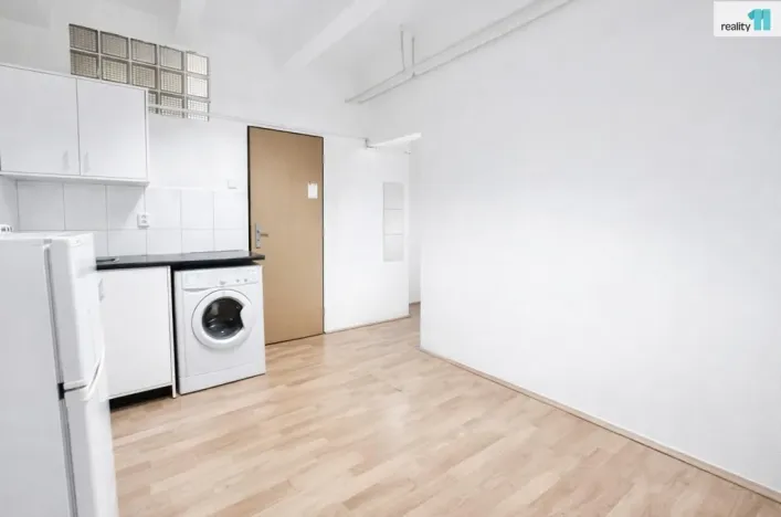 Pronájem bytu 1+1, Praha - Vršovice, Gruzínská, 24 m2