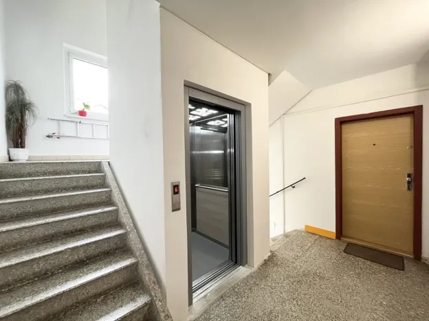 Prodej bytu 2+kk, Ústí nad Labem - Severní Terasa, Poláčkova, 42 m2