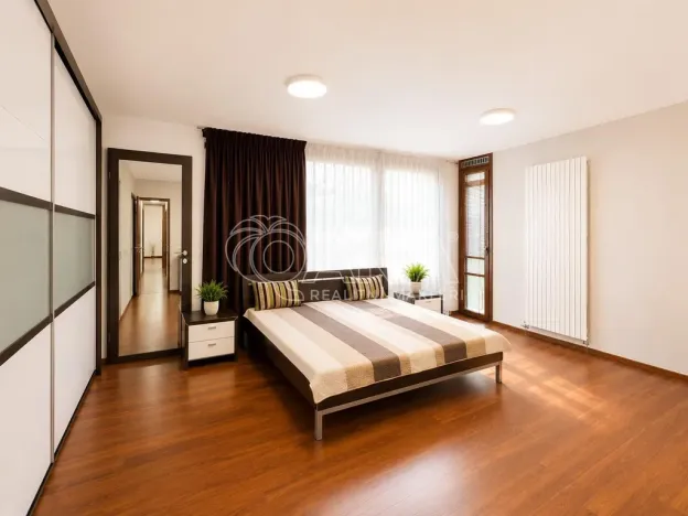 Prodej bytu 4+1, Praha - Bubeneč, Pod kaštany, 164 m2