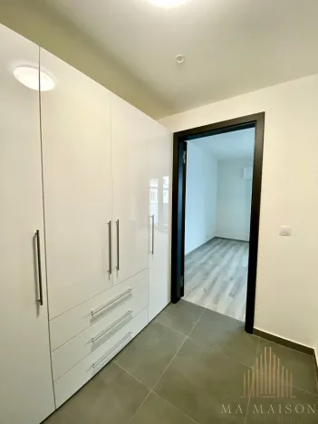 Pronájem bytu 1+kk, Praha - Holešovice, Na Maninách, 33 m2