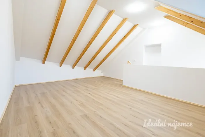 Pronájem bytu 2+kk, Praha - Lysolaje, Lysolajské údolí, 49 m2