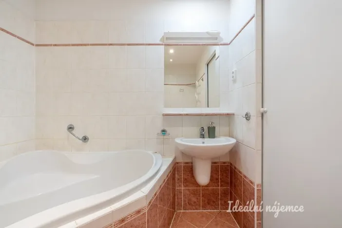 Pronájem bytu 3+kk, Praha - Krč, Hurbanova, 52 m2