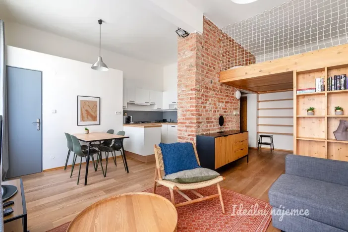 Pronájem bytu 1+kk, Praha - Malá Strana, Petřínská, 37 m2