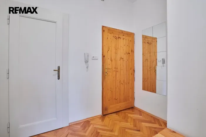 Pronájem bytu 2+1, Praha - Bubeneč, Bubenečská, 69 m2