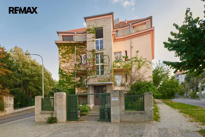 Pronájem bytu 2+1, Praha - Bubeneč, Bubenečská, 69 m2