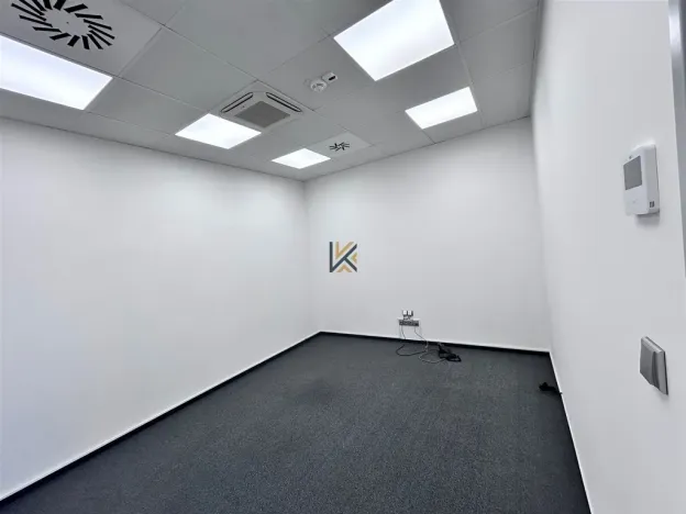 Pronájem kanceláře, Praha - Vysočany, Poděbradská, 216 m2