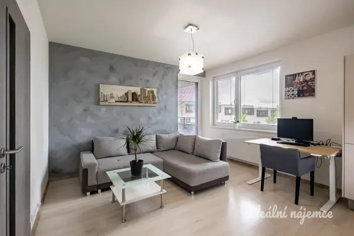 Pronájem bytu 2+kk, Praha - Černý Most, Mrázkova, 50 m2