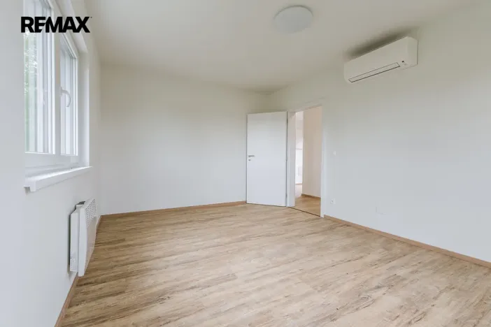 Pronájem kanceláře, Úvaly, Maroldova, 70 m2