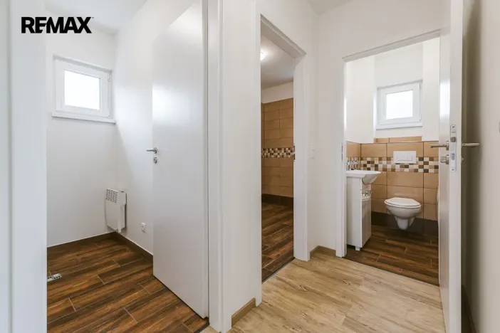 Pronájem kanceláře, Úvaly, Maroldova, 70 m2