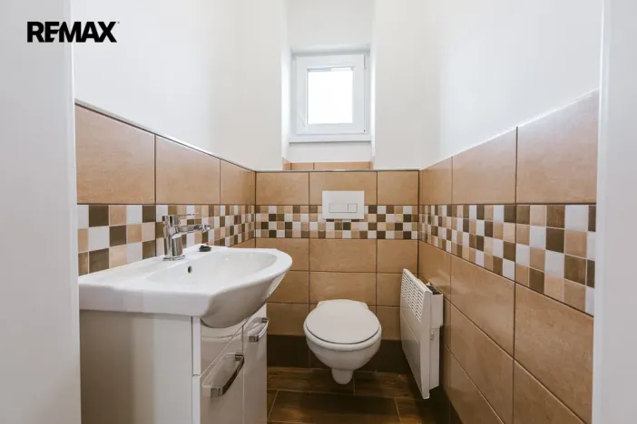 Pronájem kanceláře, Úvaly, Maroldova, 70 m2