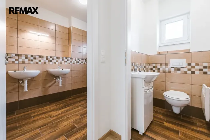 Pronájem kanceláře, Úvaly, Maroldova, 70 m2