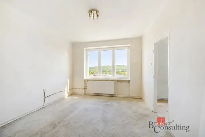 Prodej bytu 2+1, Hrádek - Nová Huť, 1. máje, 58 m2
