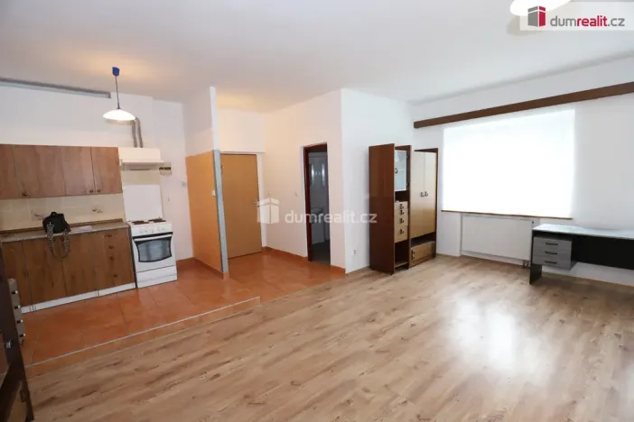 Pronájem bytu 1+kk, Karlovy Vary - Počerny, 58 m2