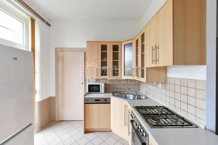 Pronájem bytu 1+kk, Praha - Strašnice, Kralická, 30 m2