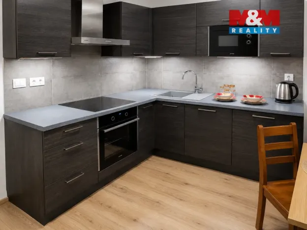 Pronájem bytu 1+kk, Praha, Počernická, 42 m2