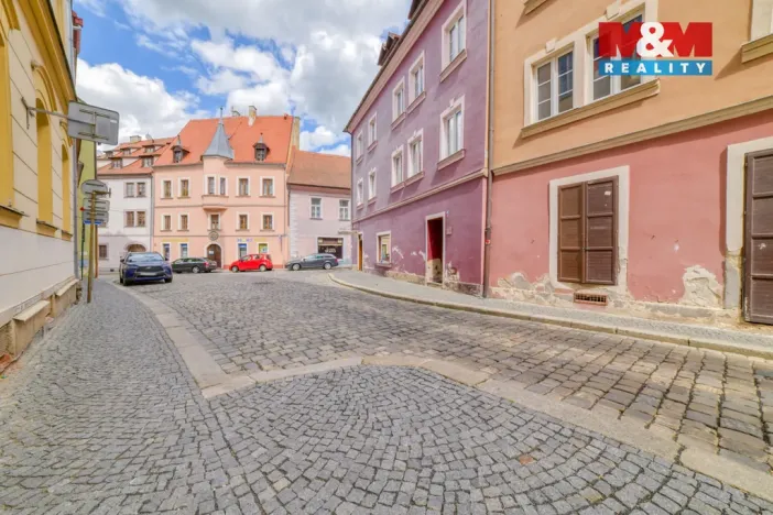 Prodej bytu 3+1, Cheb, Hradební, 56 m2