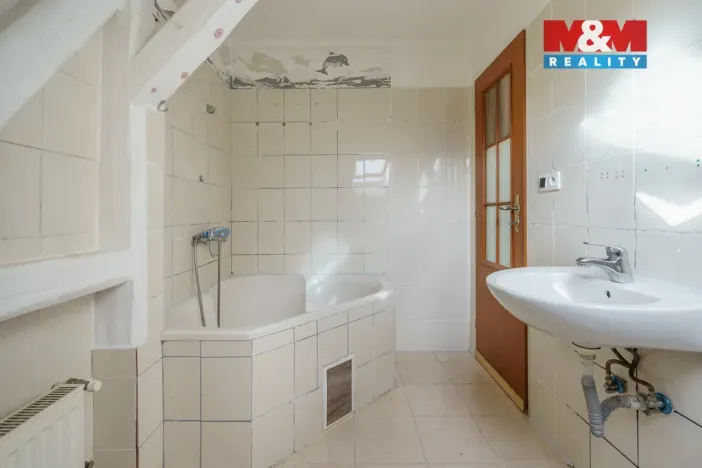 Prodej činžovního domu, Karlovy Vary - Bohatice, Jáchymovská, 700 m2