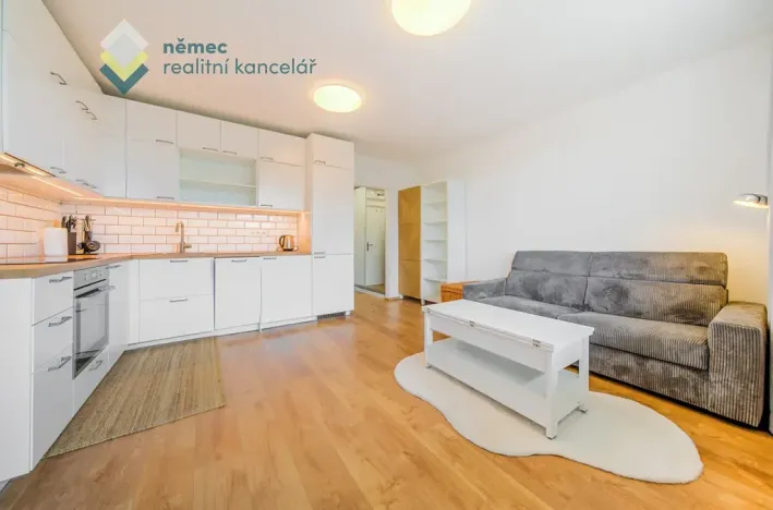 Pronájem bytu 1+kk, Praha - Kamýk, Otradovická, 34 m2