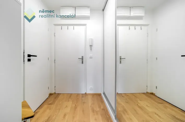 Pronájem bytu 1+kk, Praha - Kamýk, Otradovická, 34 m2